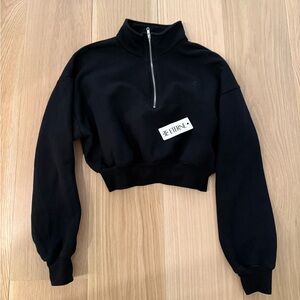 Eterne black cropped sweatshirt sz small